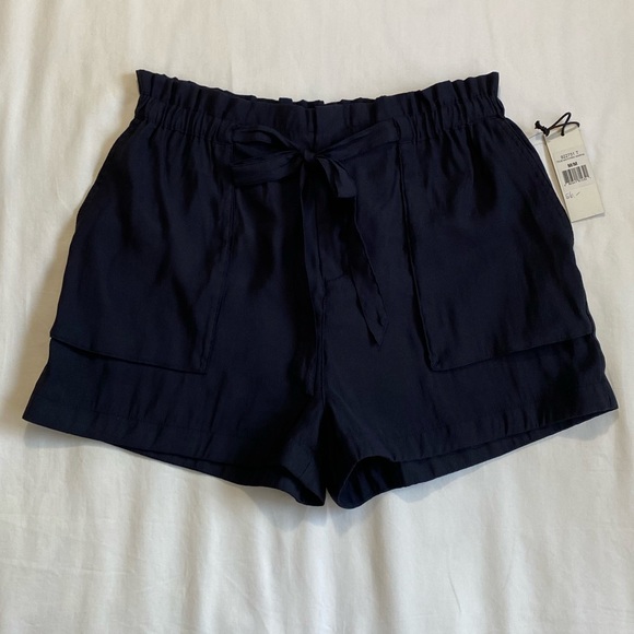 Black Tape Navy Paper Bag Shorts Size Medium NWT - Picture 2 of 9